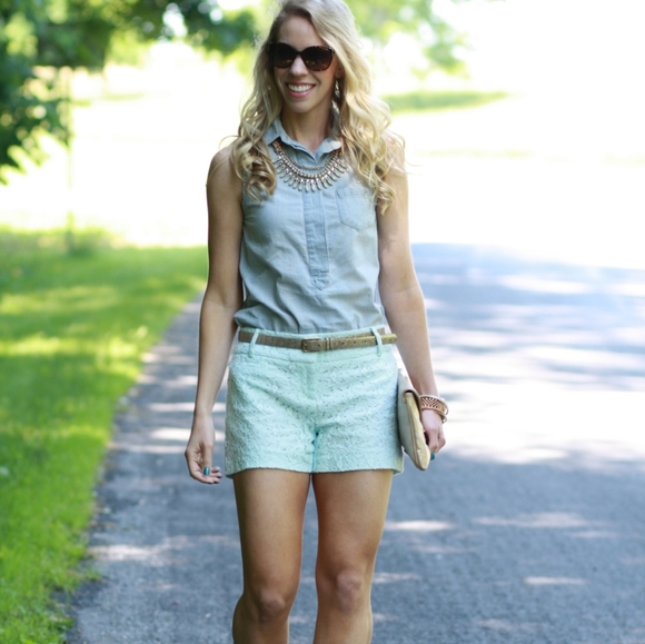LOFT Pants - Loft  Marisa Garden Lace Shorts Size 00
